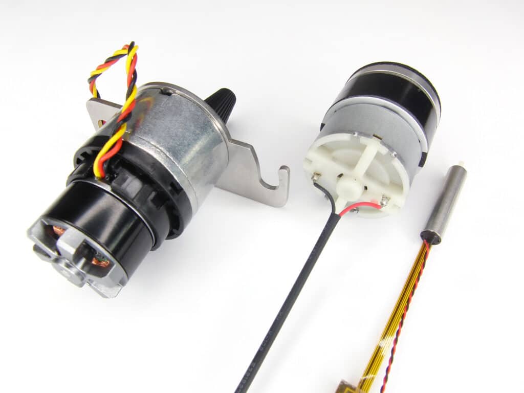 Example brushless 24mm, iron core 24mm and 6mm coreless motors.